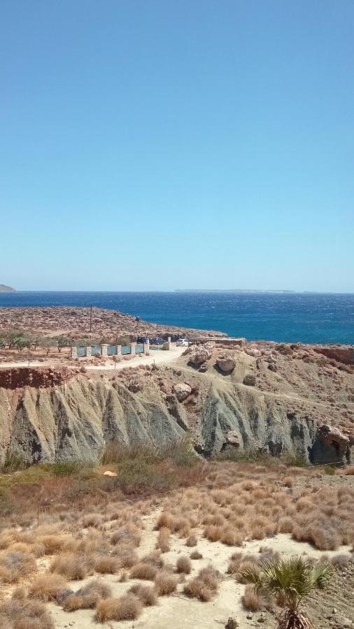 Isalo Villa Makrýgialos 外观 照片